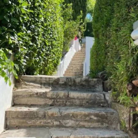 Casa Lujosa En Zona Exclusiva Con Piscina Privada