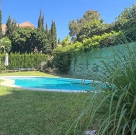 Casa Lujosa En Zona Exclusiva Con Piscina Privada